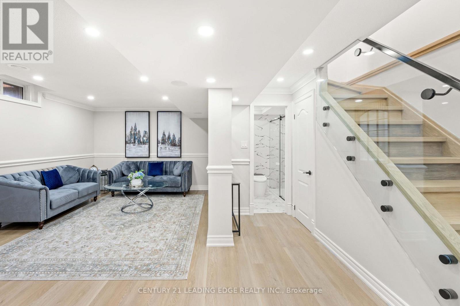 6 FREELAND AVENUE - 37