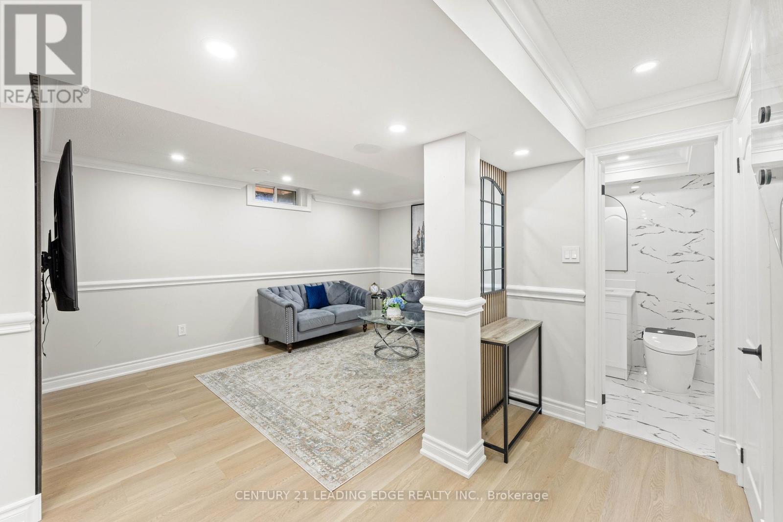 6 FREELAND AVENUE - 38