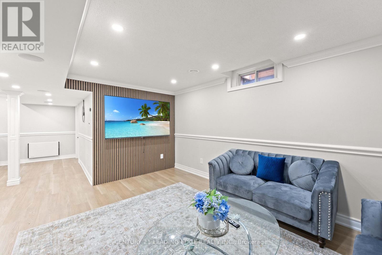 6 FREELAND AVENUE - 40