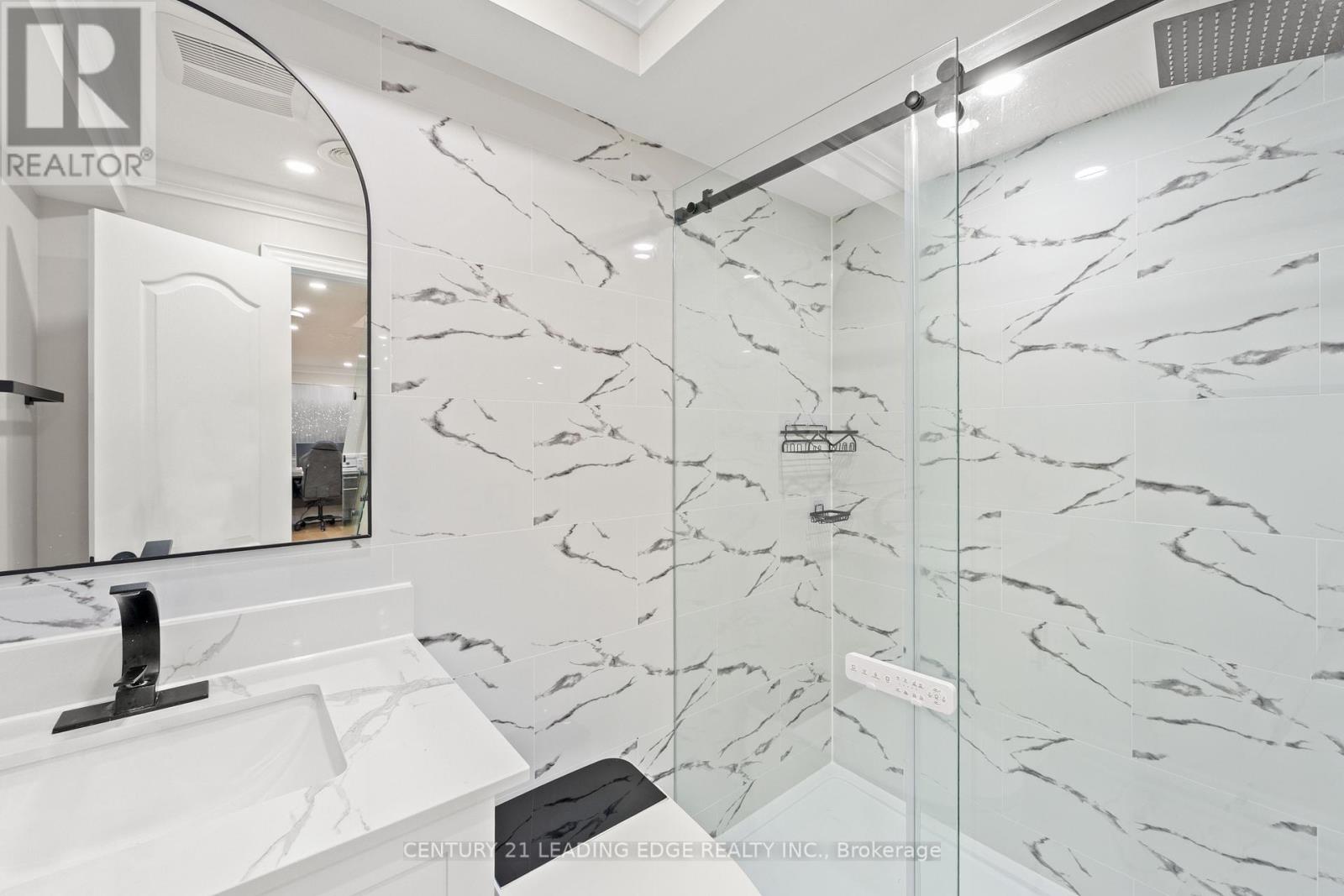 6 FREELAND AVENUE - 42