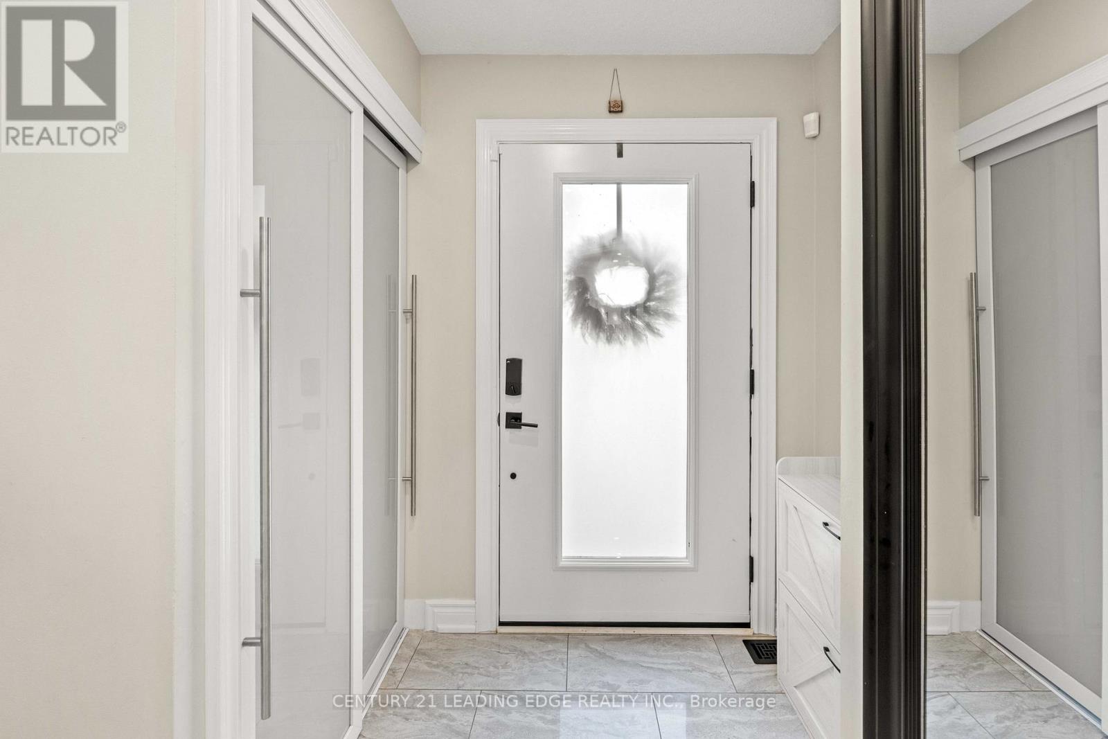 6 FREELAND AVENUE - 6