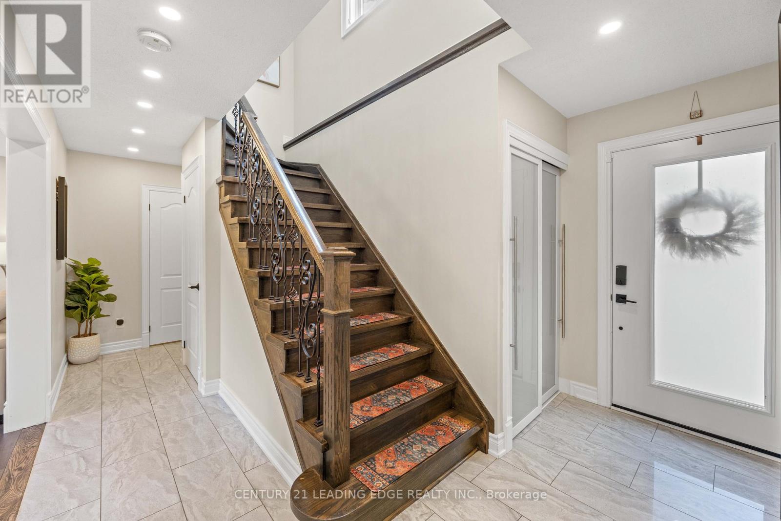6 FREELAND AVENUE - 8