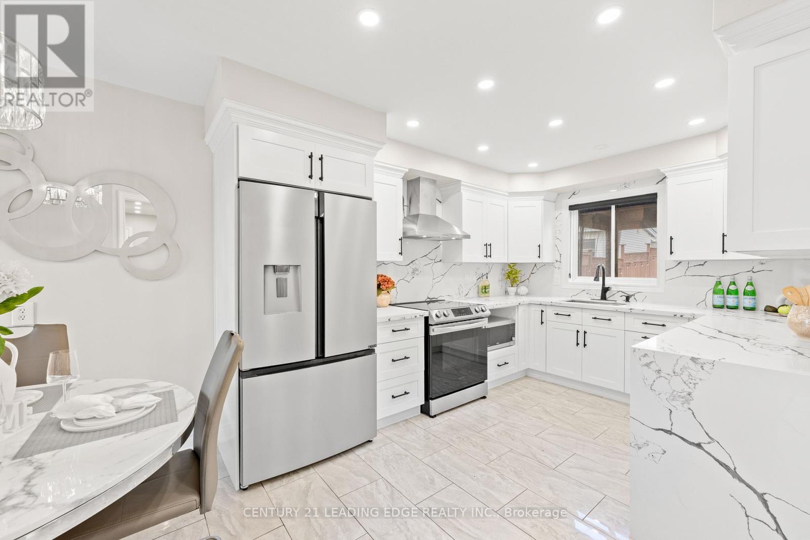 6 FREELAND AVENUE - 9