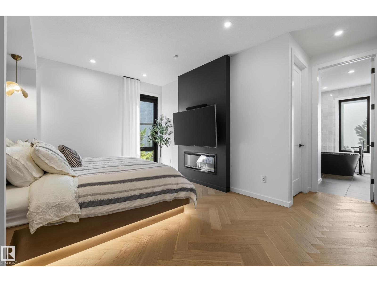 #42 5 RONDEAU DR - 18