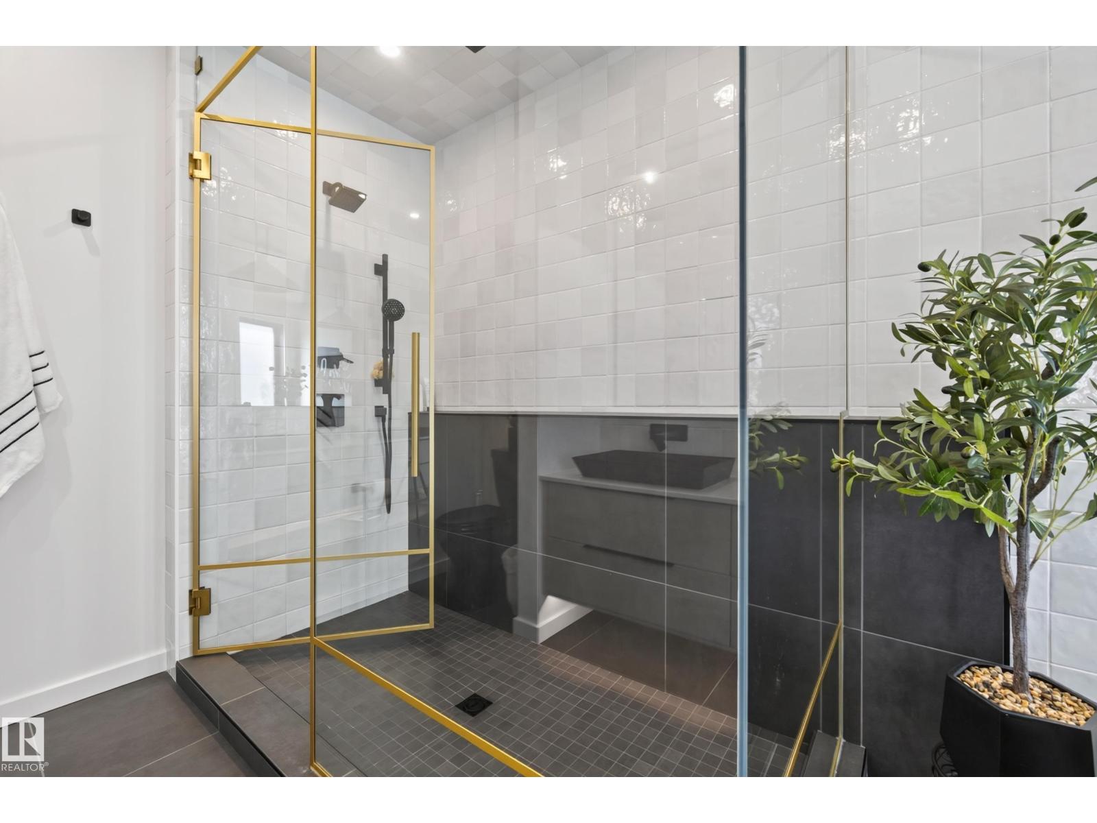 #42 5 RONDEAU DR - 23