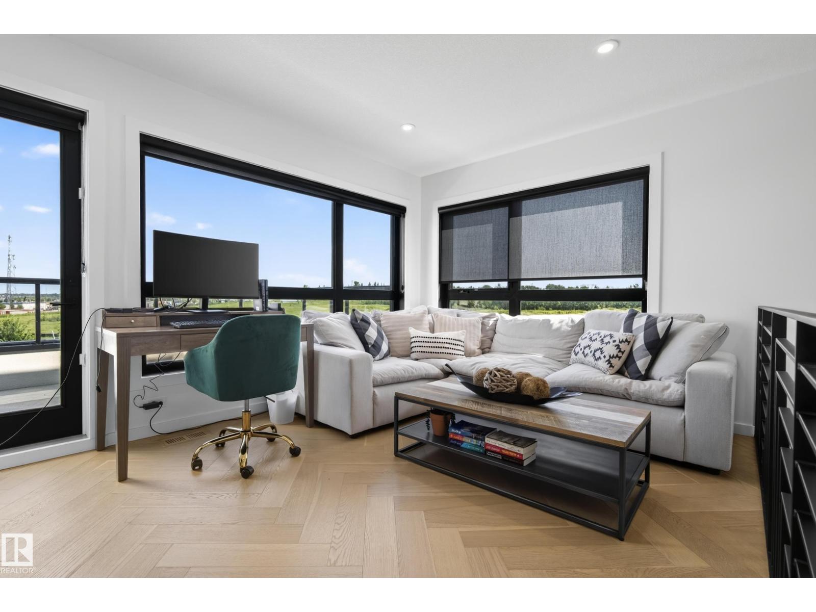 #42 5 RONDEAU DR - 40