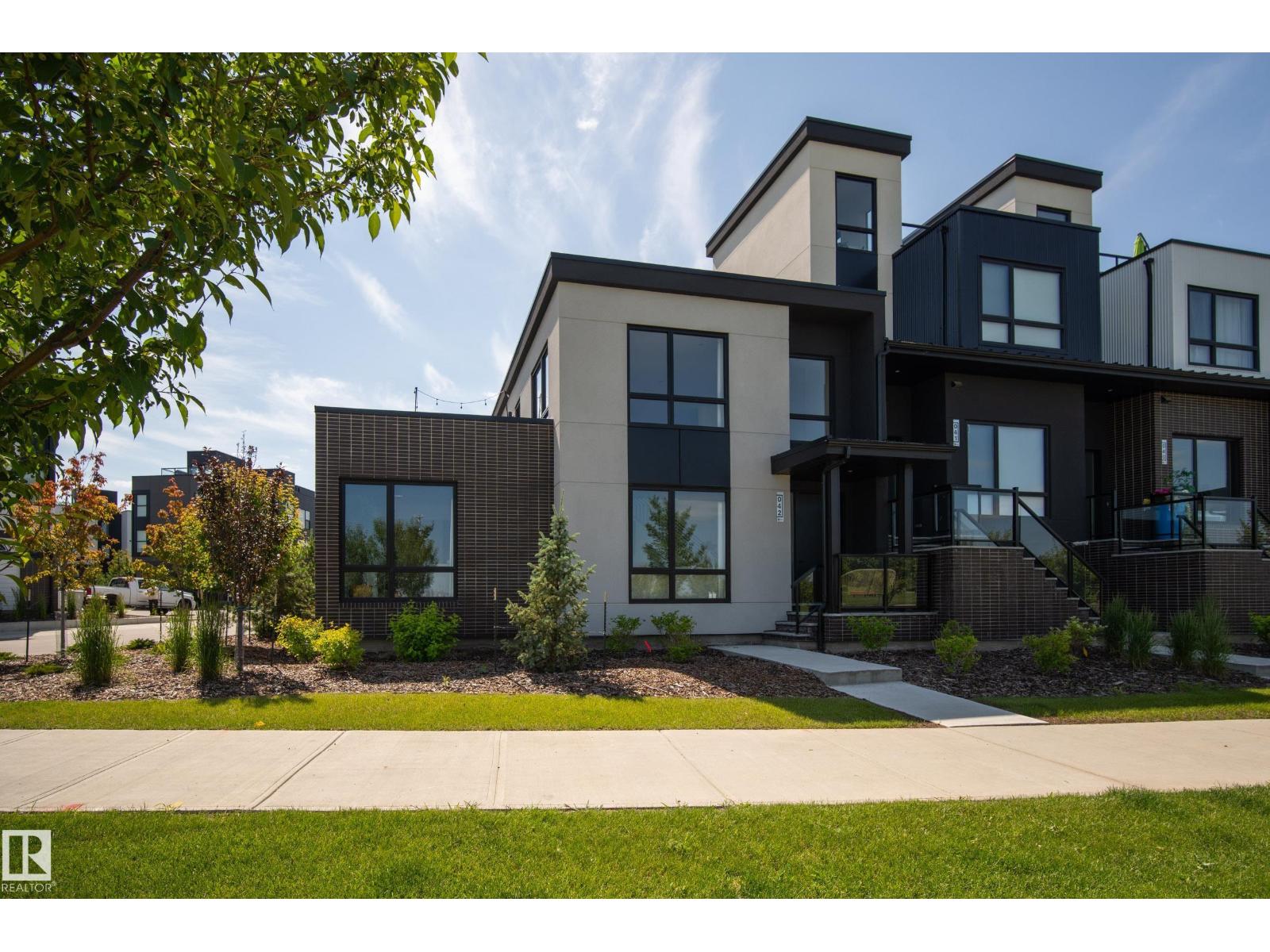 #42 5 RONDEAU DR - 2