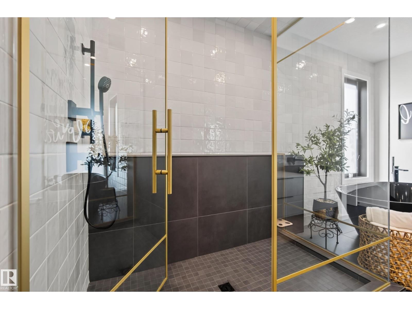 #42 5 RONDEAU DR - Image 24