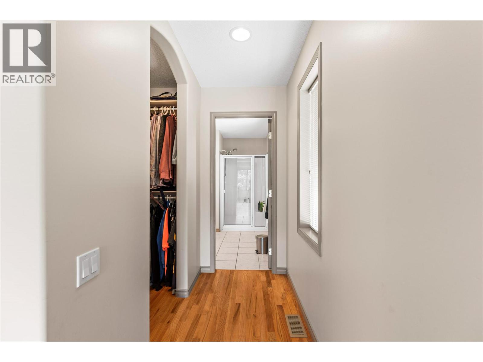 2068 Hunter Crescent, Armstrong