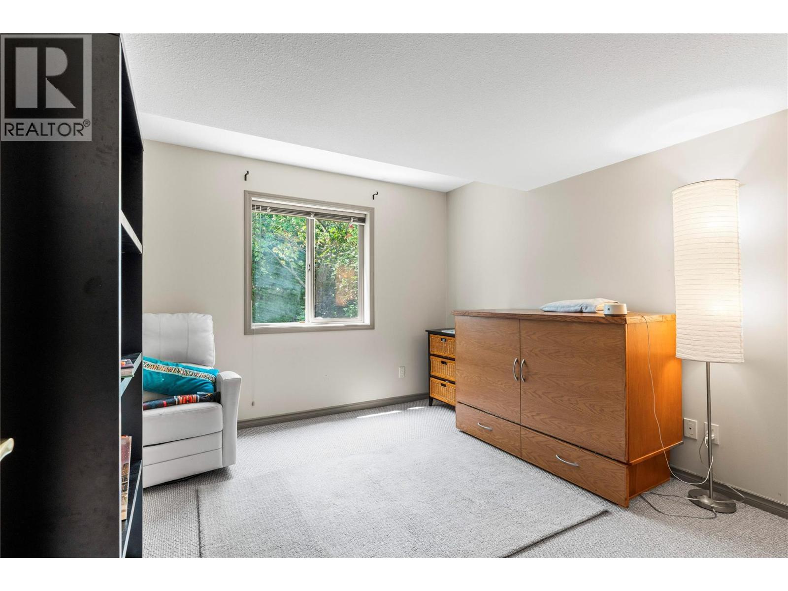 2068 Hunter Crescent, Armstrong