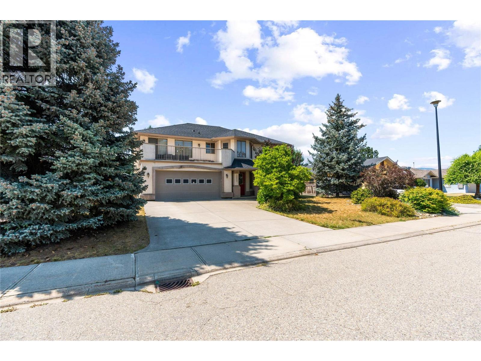 2068 Hunter Crescent, Armstrong