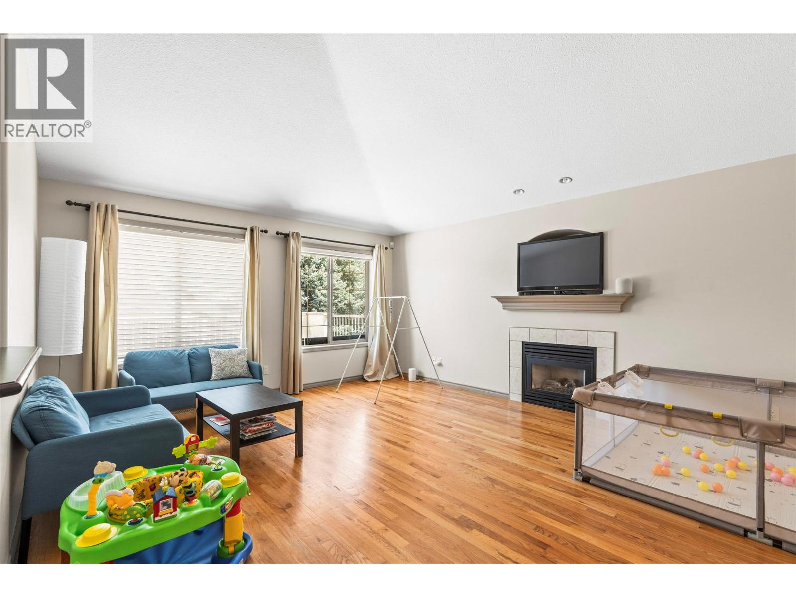 2068 Hunter Crescent, Armstrong
