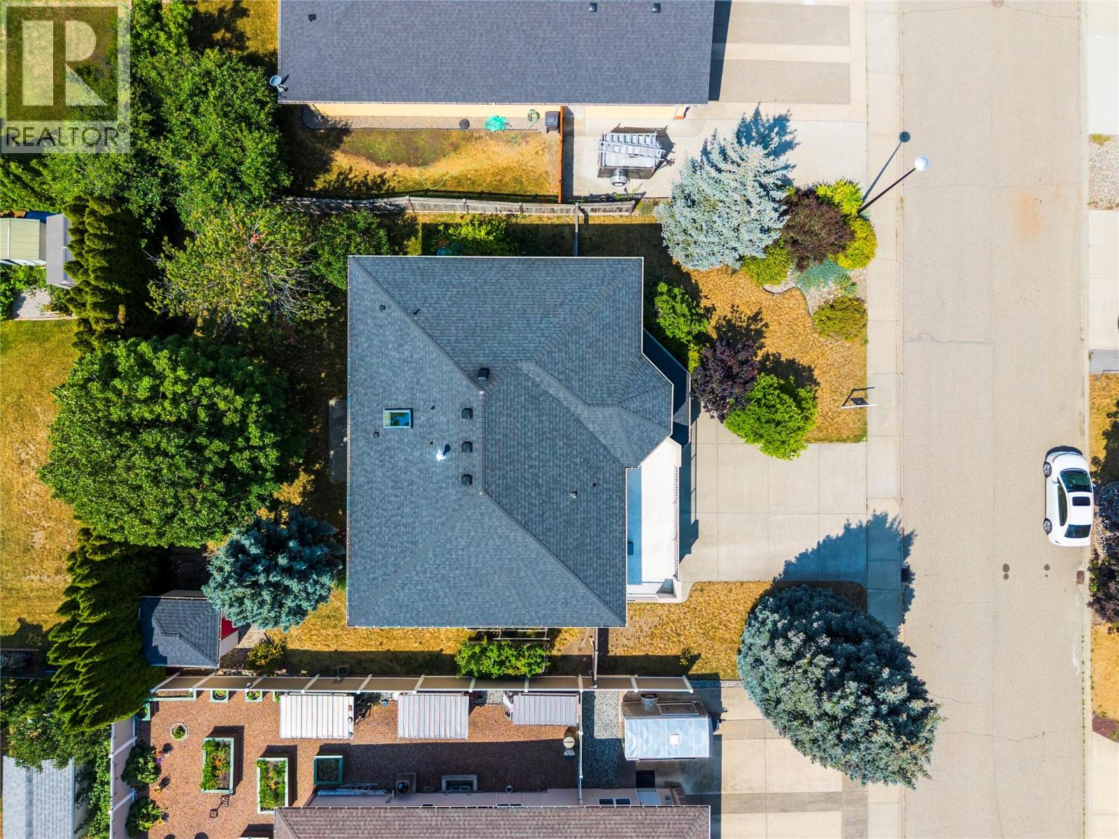 2068 Hunter Crescent, Armstrong