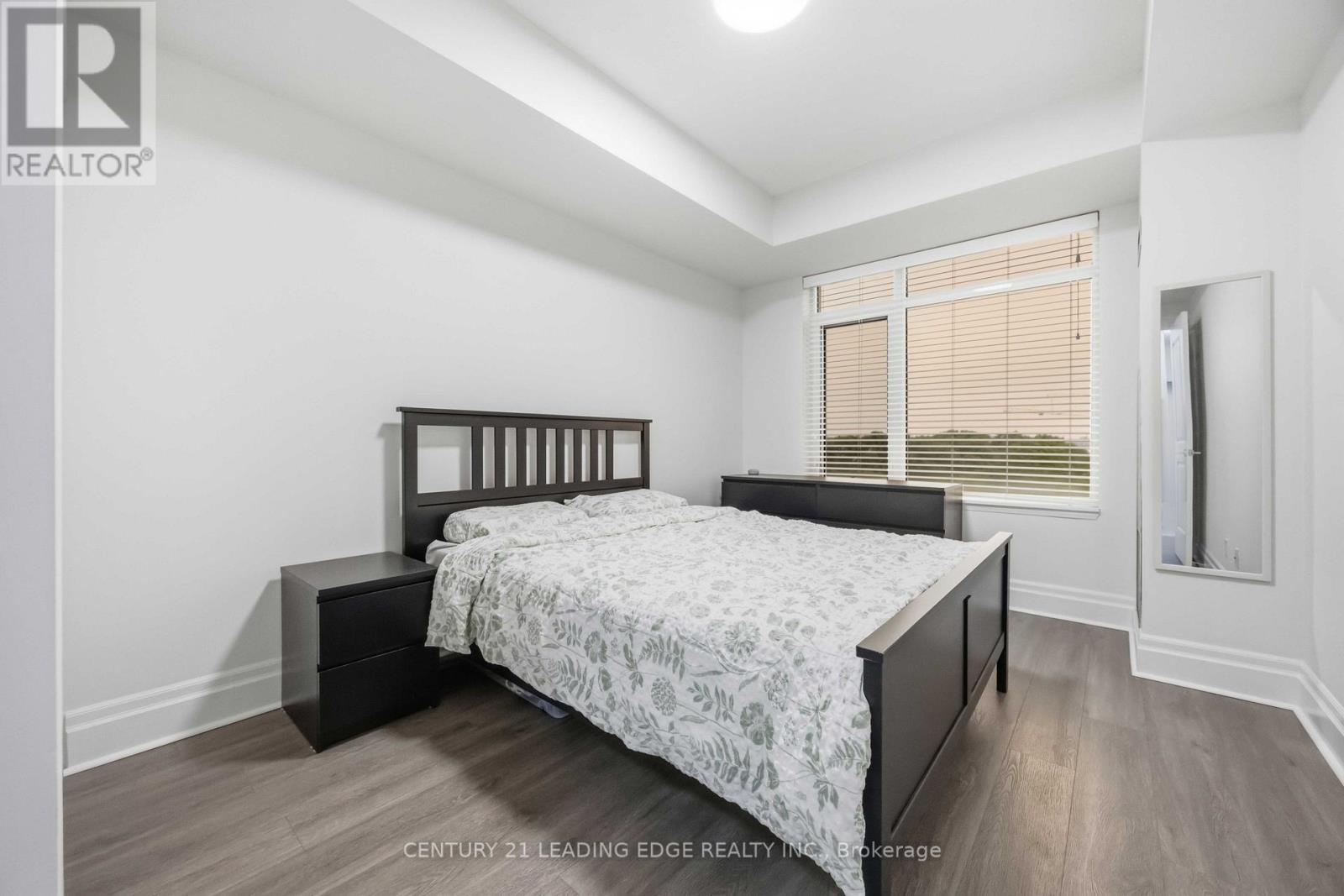 #405 151 UPPER DUKE CRESCENT - 15