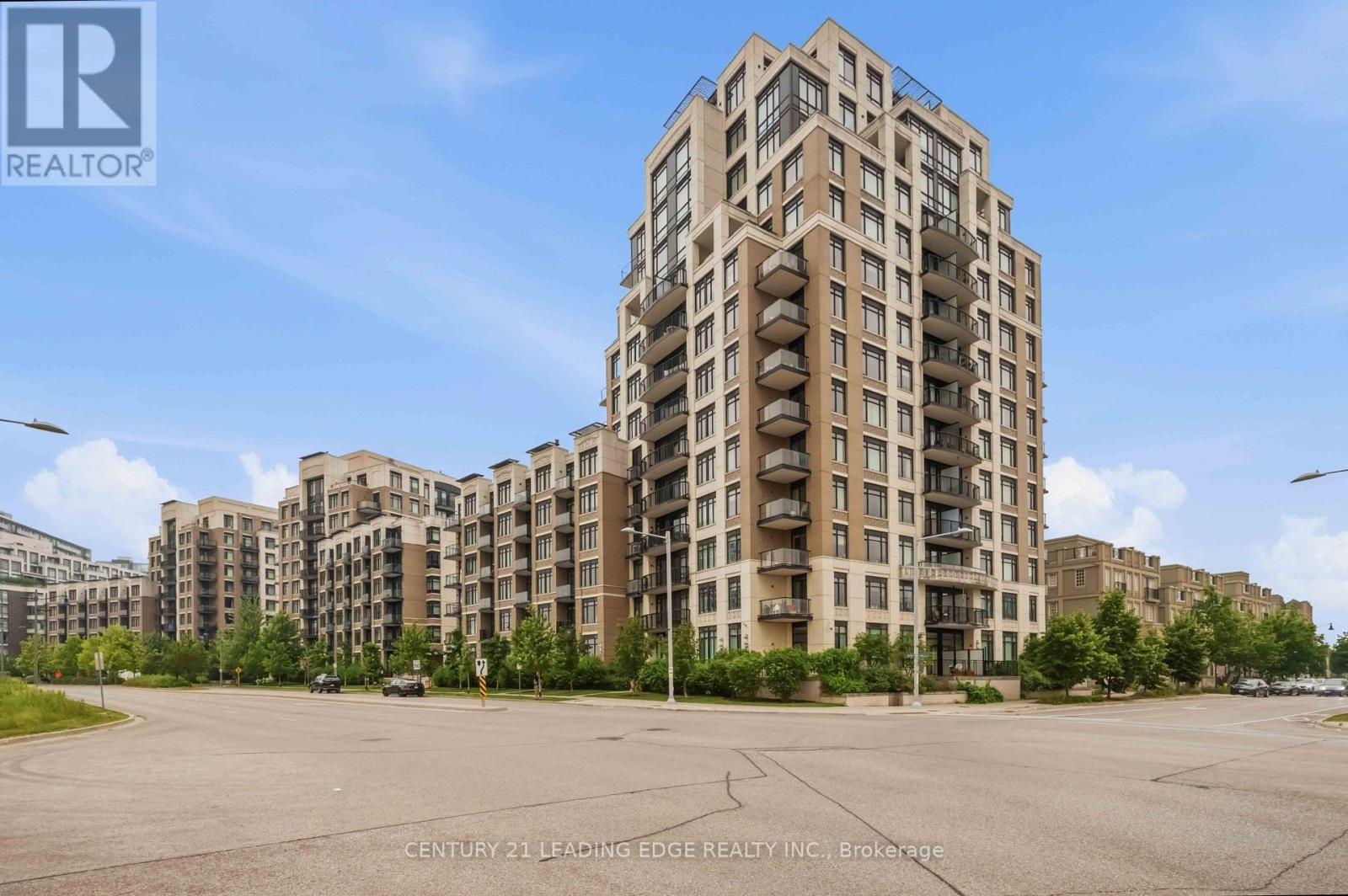 #405 151 UPPER DUKE CRESCENT - 2