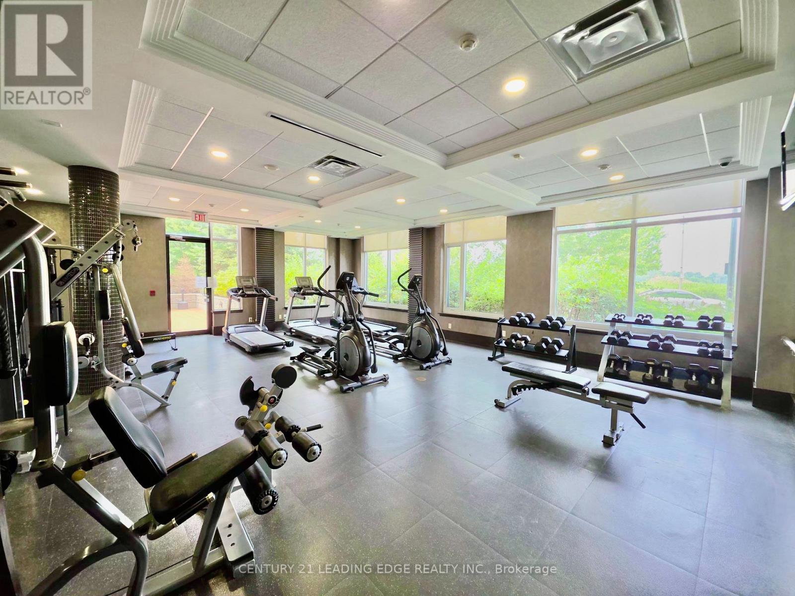 #405 151 UPPER DUKE CRESCENT - 30