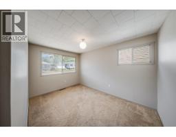 Primary Bedroom - 706 Hermia Crescent, Trail, BC V1R1B4 Photo 11