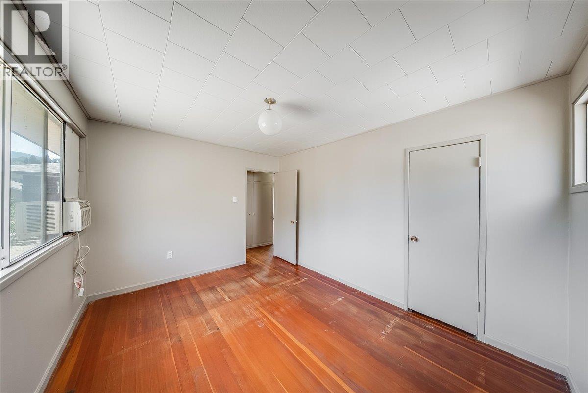 706 Hermia Crescent - 14