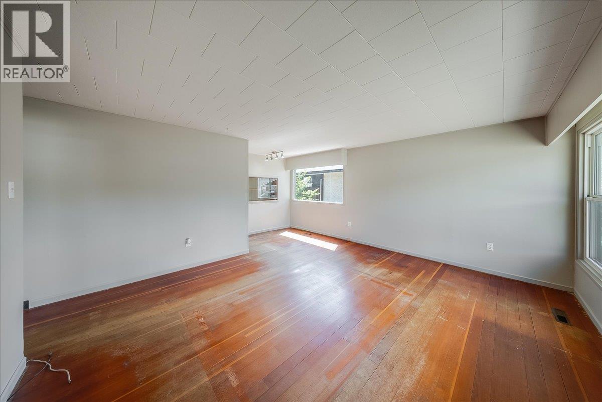 706 Hermia Crescent - 7