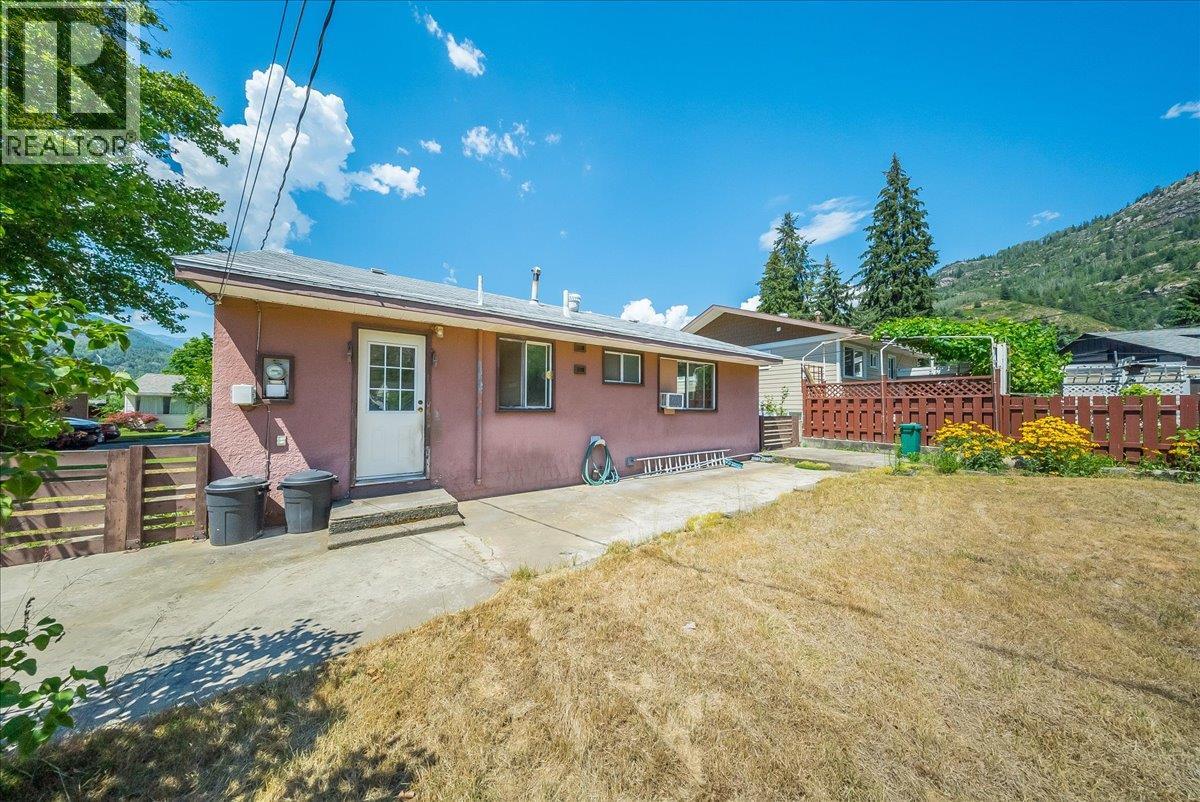 706 Hermia Crescent - 32