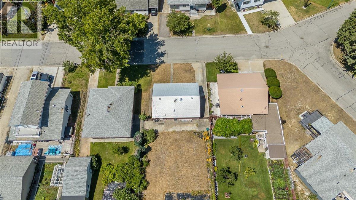 706 Hermia Crescent - 37