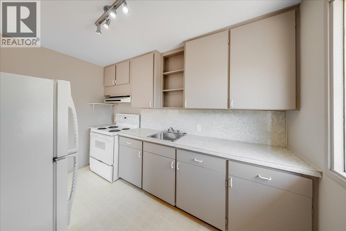 706 Hermia Crescent - 2