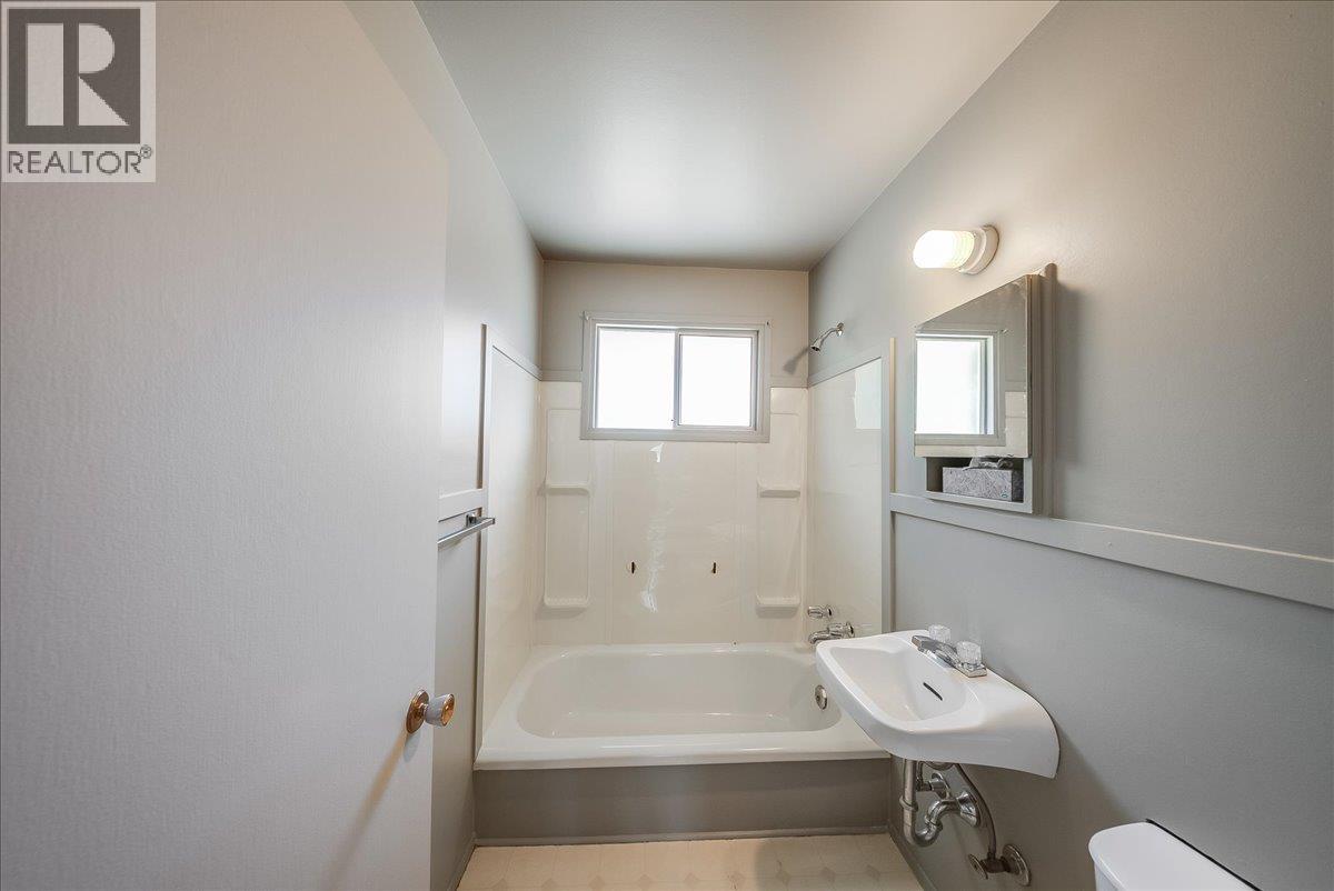 706 Hermia Crescent - 16
