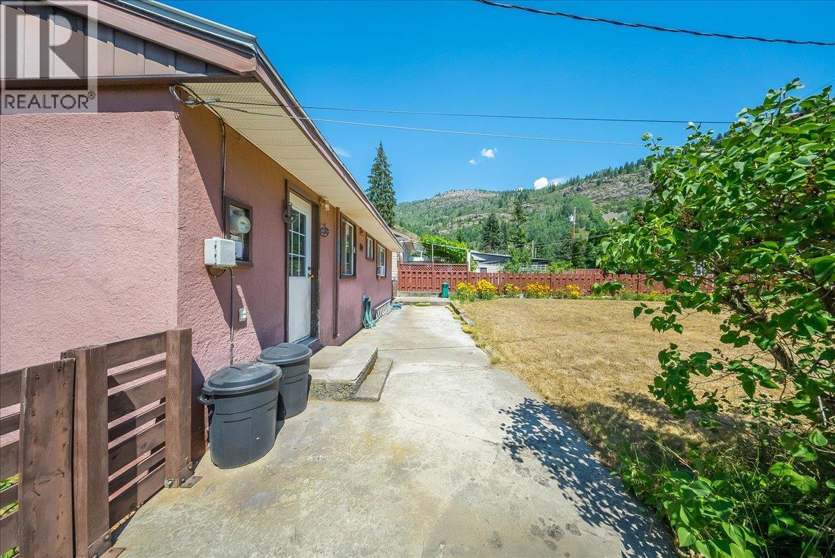 706 Hermia Crescent - 27