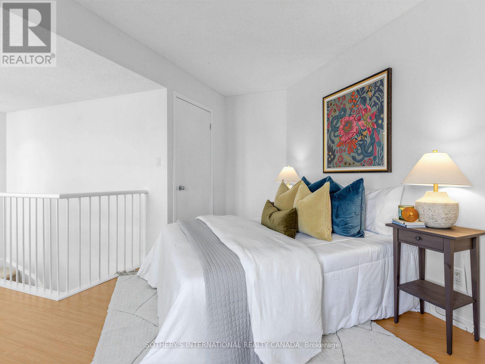 #412 119 MERTON STREET - 16