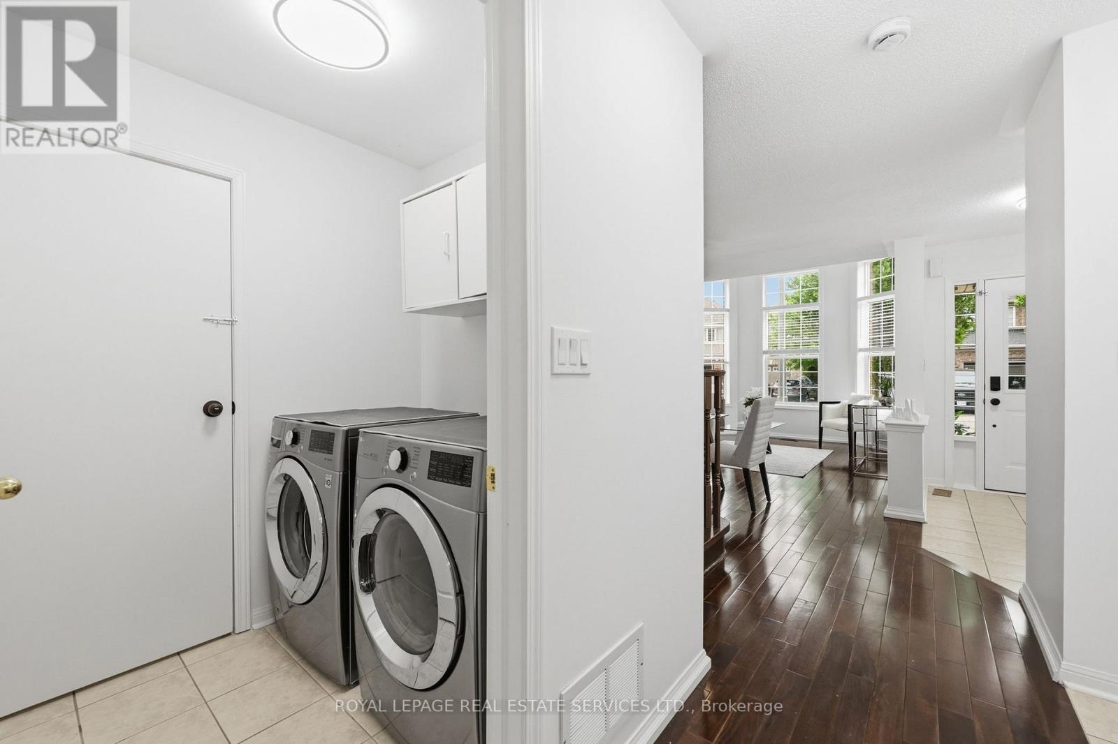 2382 FALKLAND CRESCENT - 13