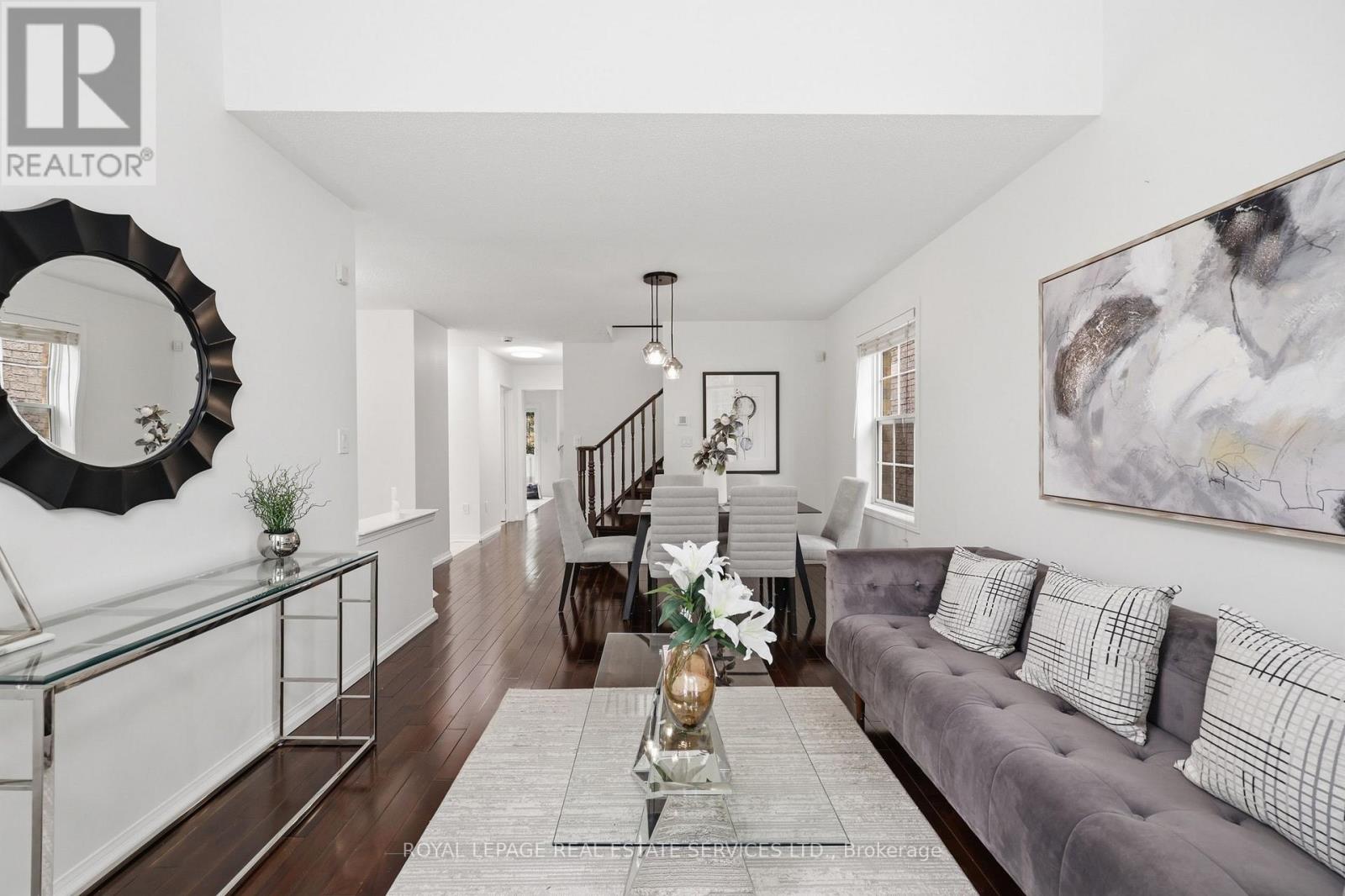 2382 FALKLAND CRESCENT - 10