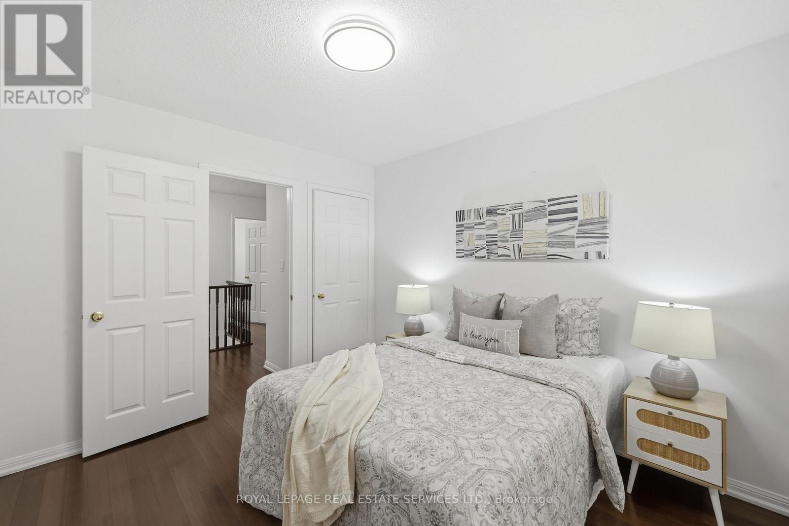 2382 FALKLAND CRESCENT - 27