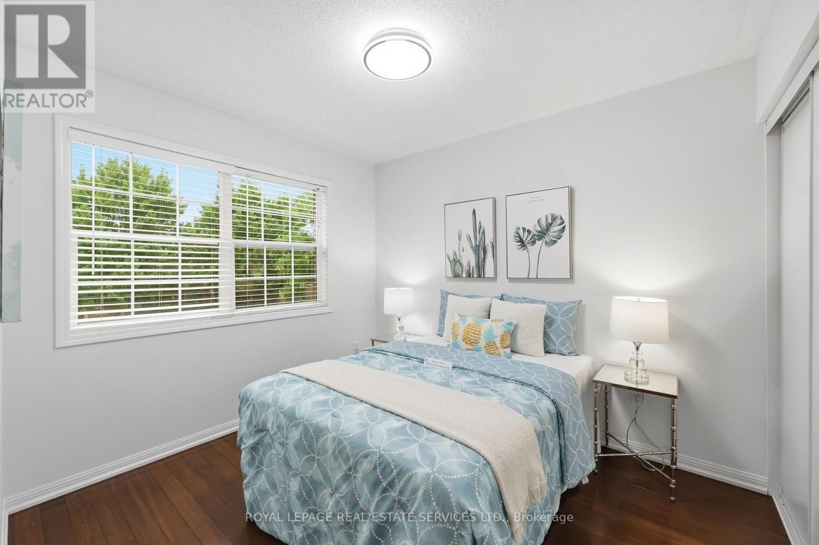 2382 FALKLAND CRESCENT - 29