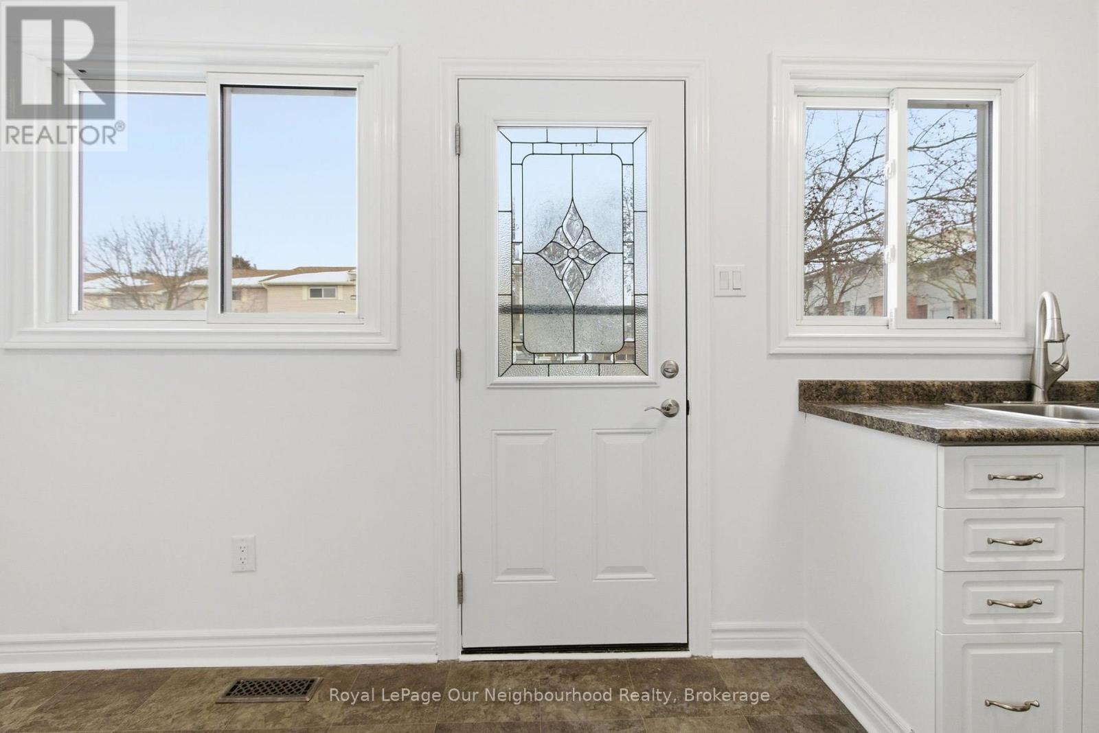 #70 226 HIGHVIEW AVENUE W - Image 26