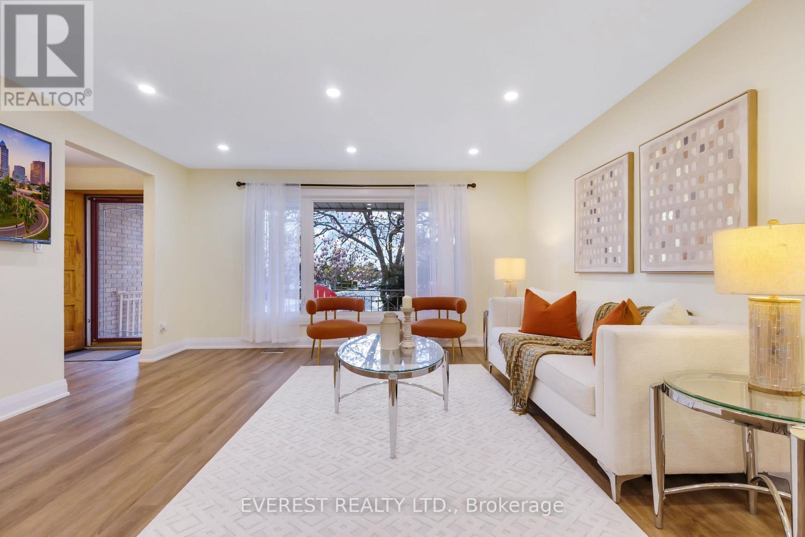 27 LAVINA CRESCENT - 12