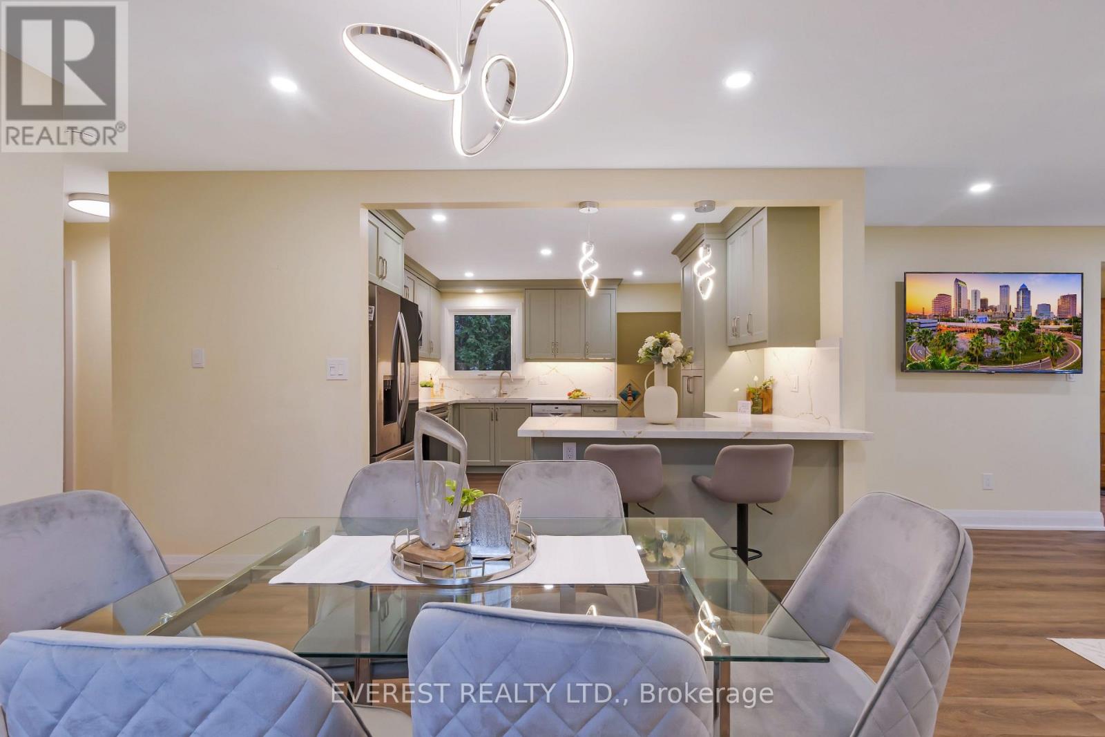 27 LAVINA CRESCENT - 17