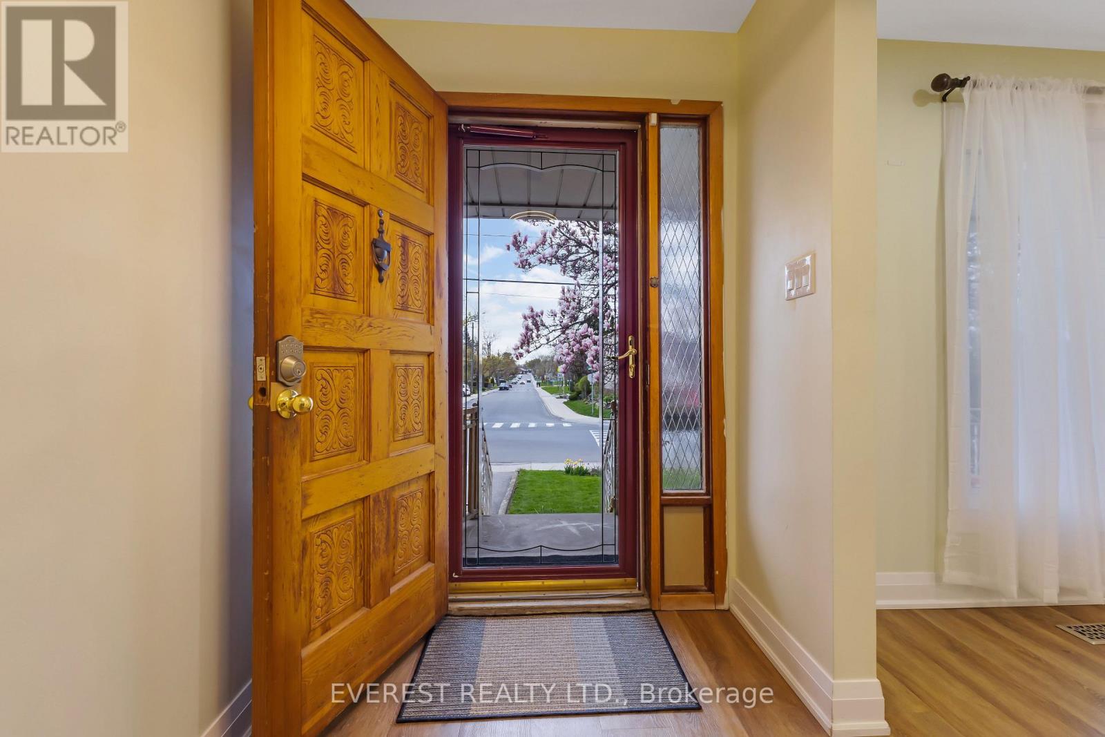 27 LAVINA CRESCENT - 21