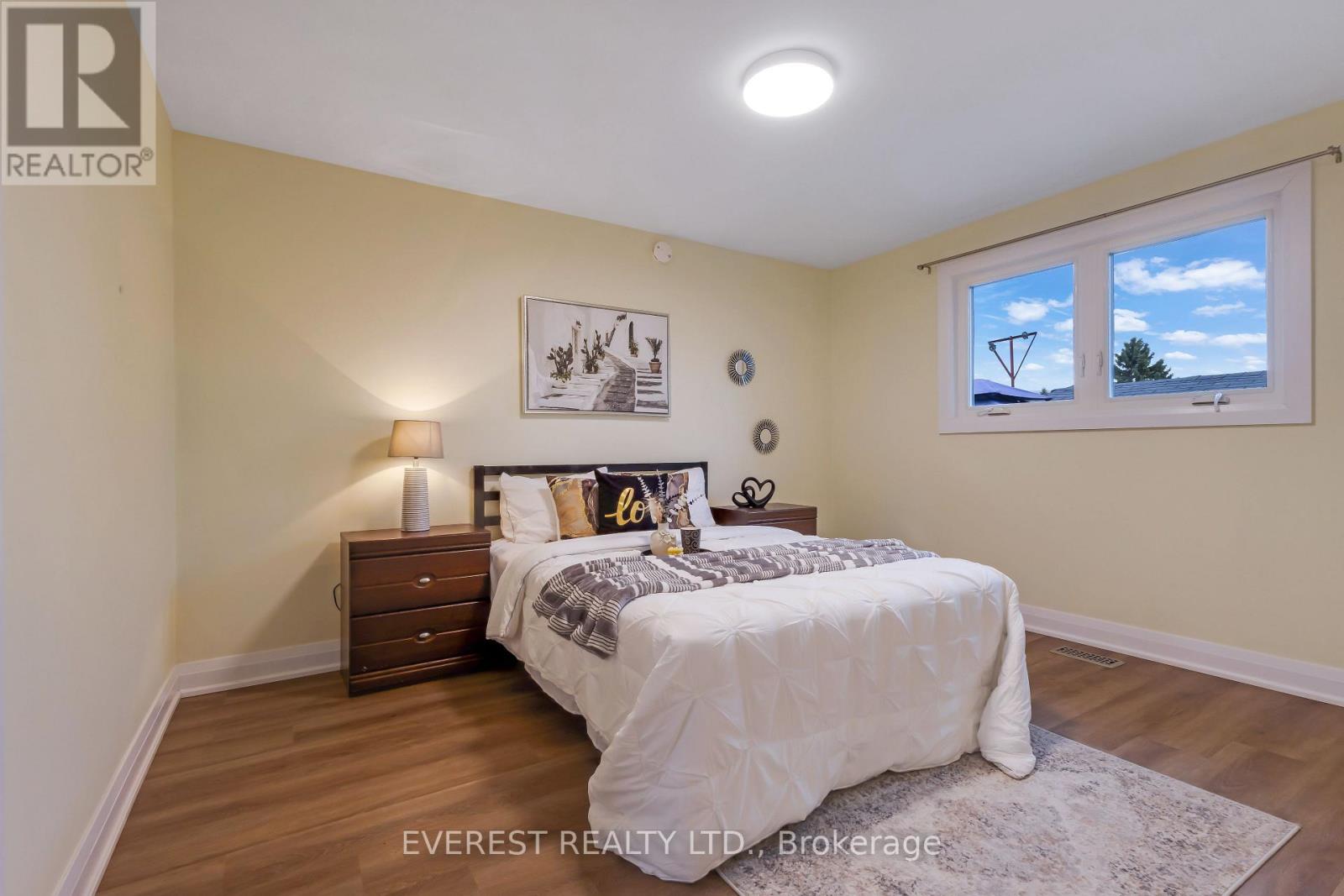 27 LAVINA CRESCENT - 24