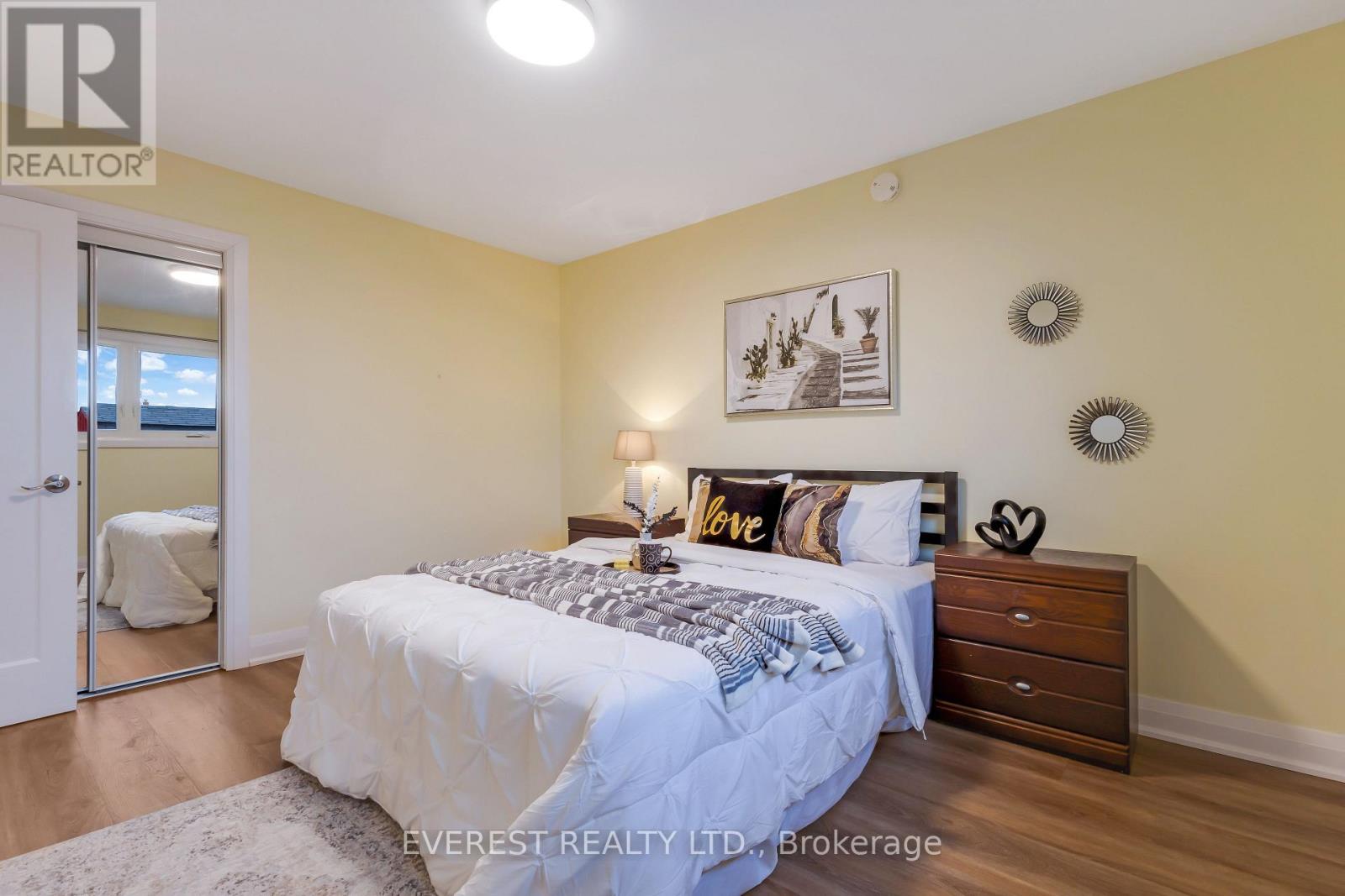 27 LAVINA CRESCENT - 26