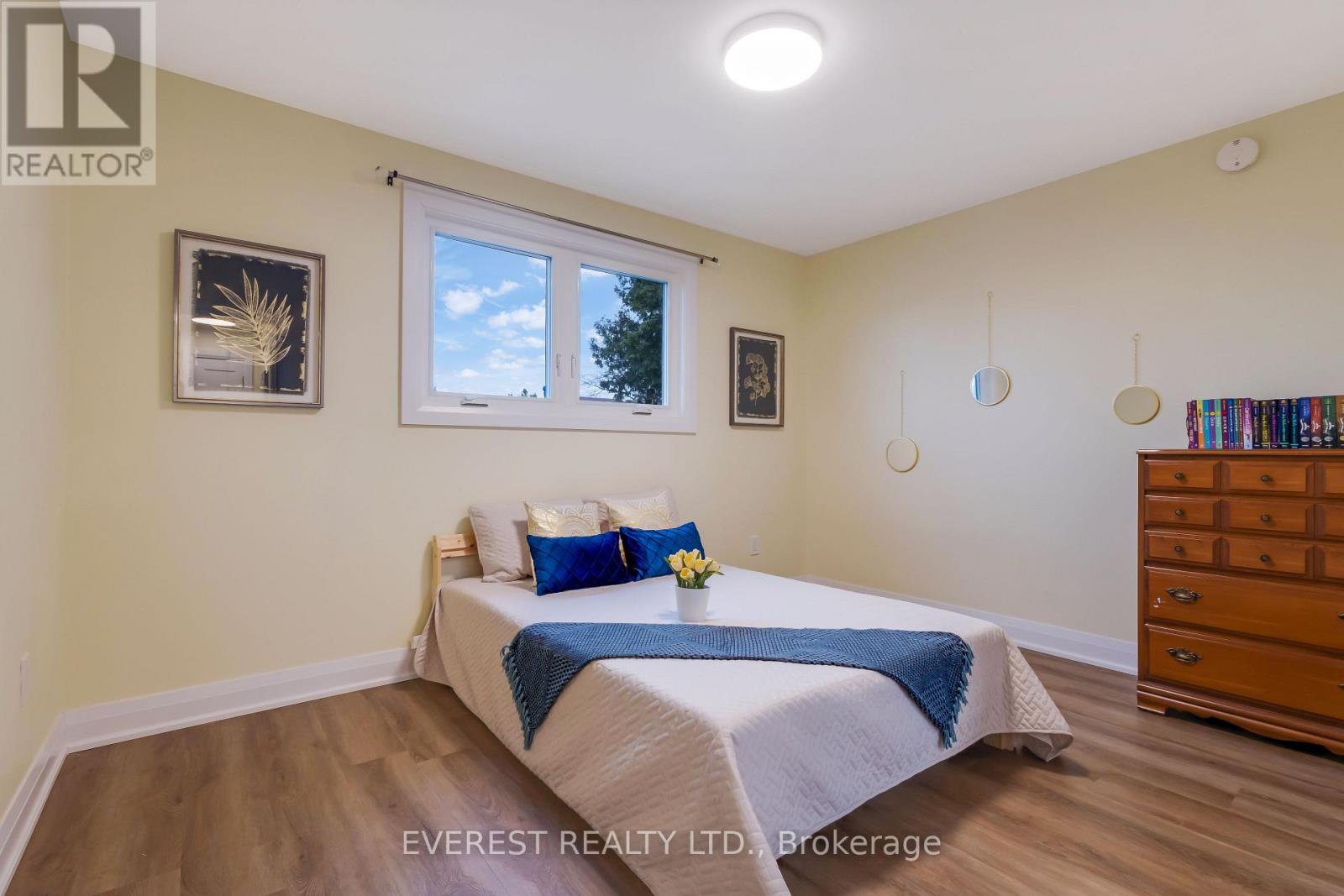 27 LAVINA CRESCENT - 28