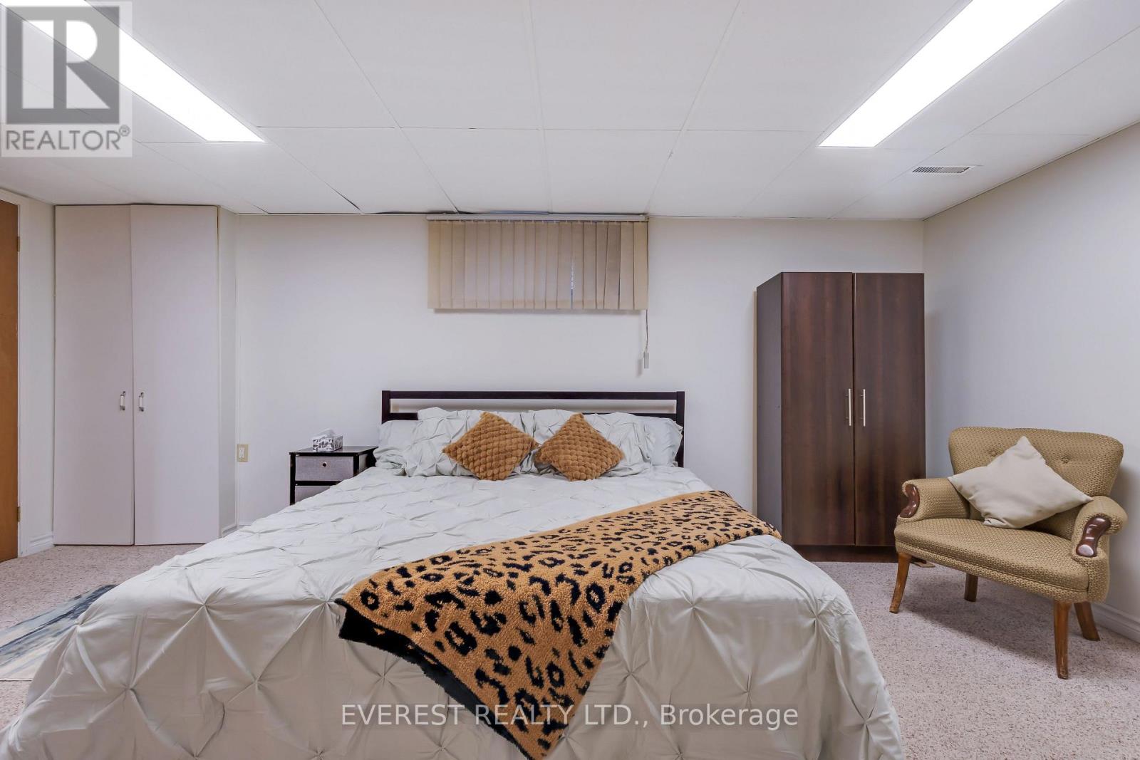 27 LAVINA CRESCENT - 37
