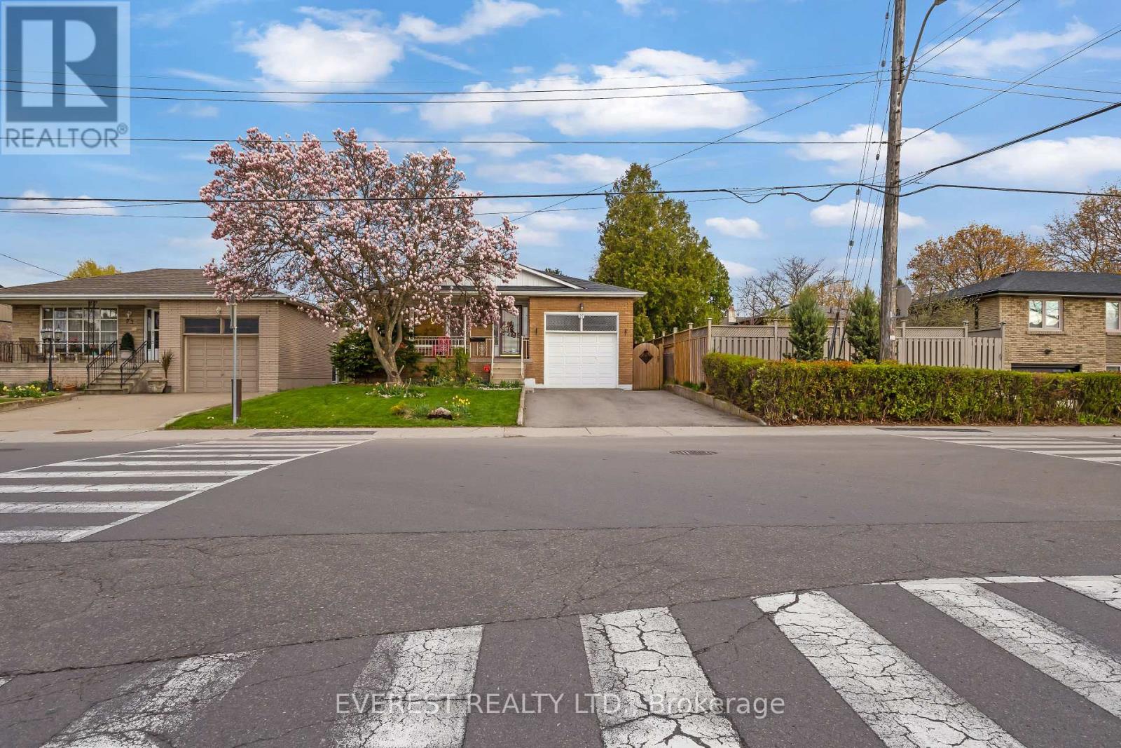 27 LAVINA CRESCENT - 45