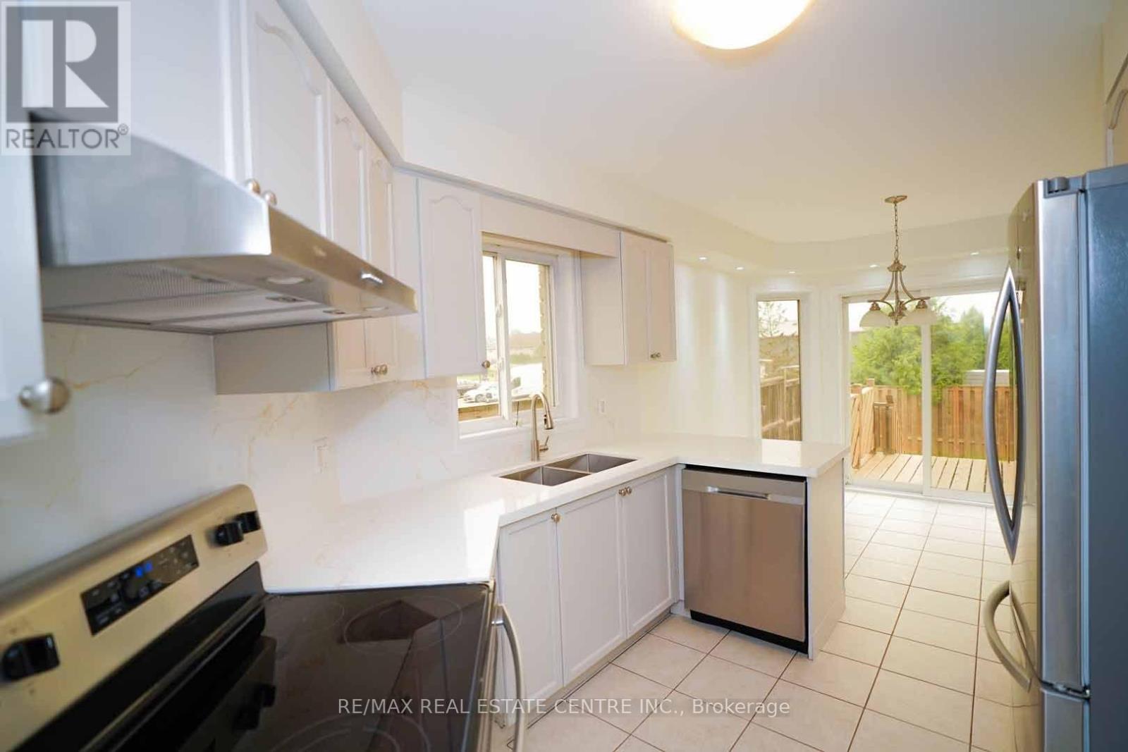 18 HERITAGE DRIVE - 14
