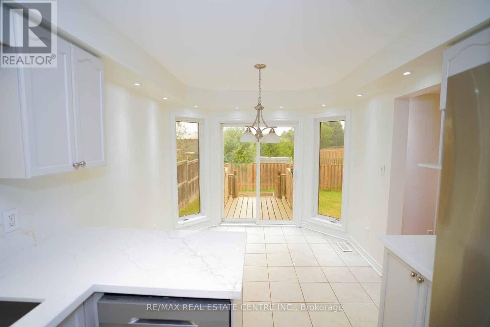18 HERITAGE DRIVE - 15