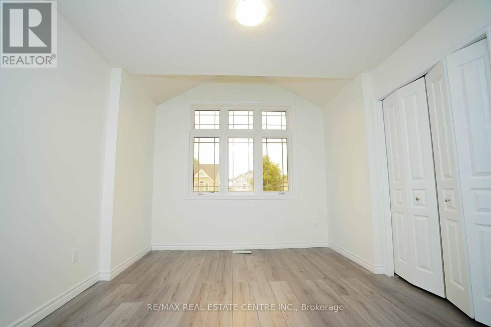 18 HERITAGE DRIVE - 22
