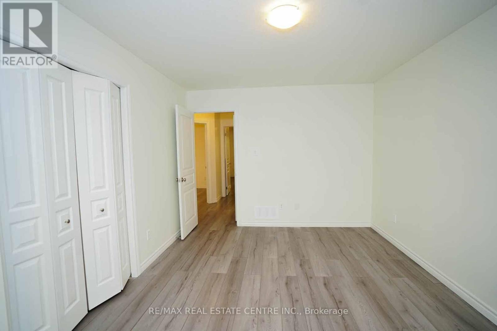 18 HERITAGE DRIVE - 23