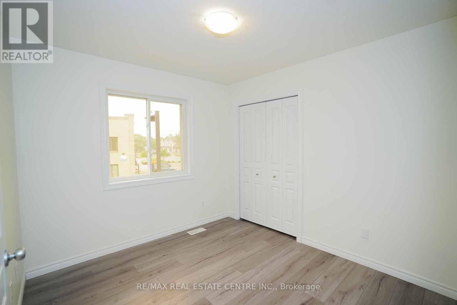 18 HERITAGE DRIVE - 25