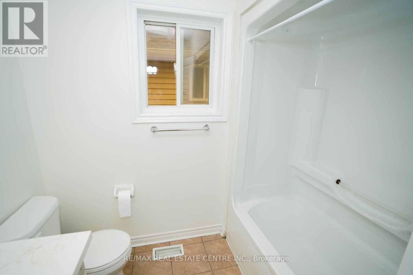 18 HERITAGE DRIVE - 27