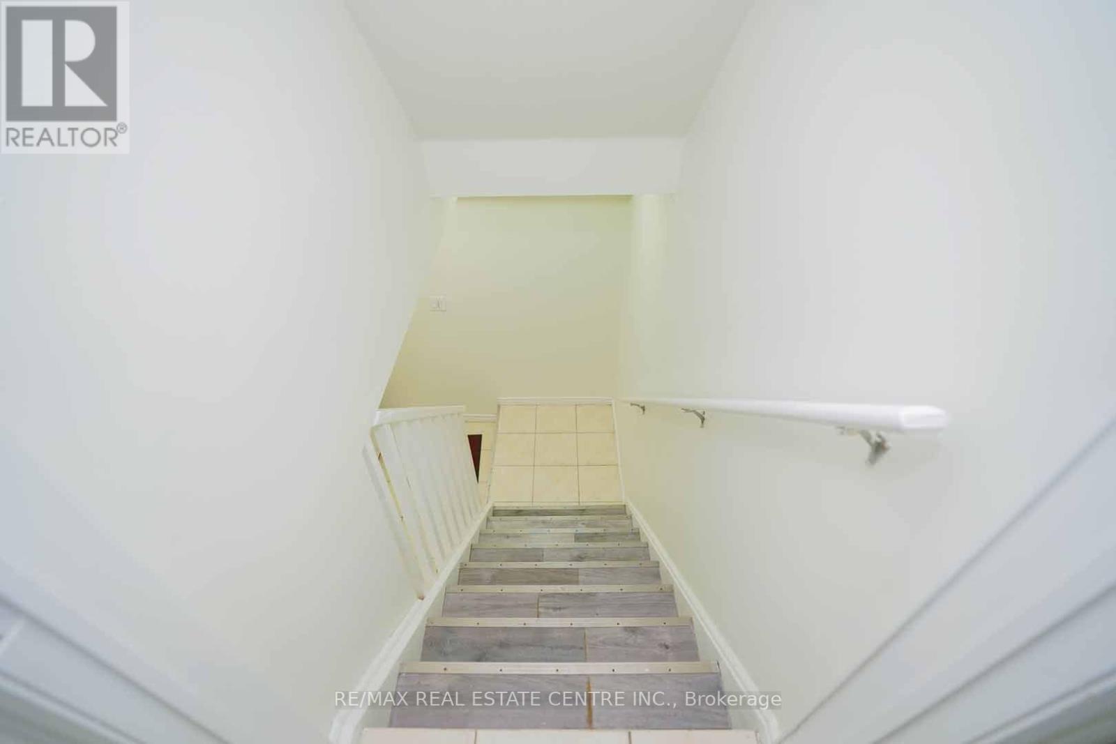18 HERITAGE DRIVE - 36