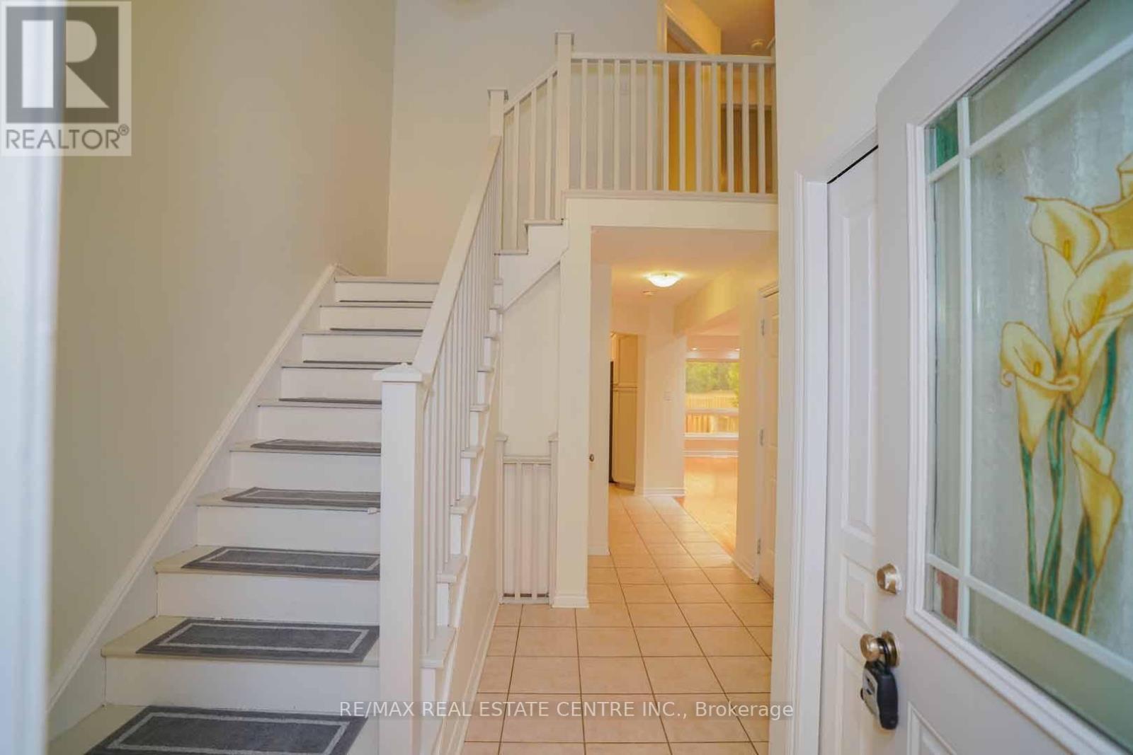 18 HERITAGE DRIVE - 4